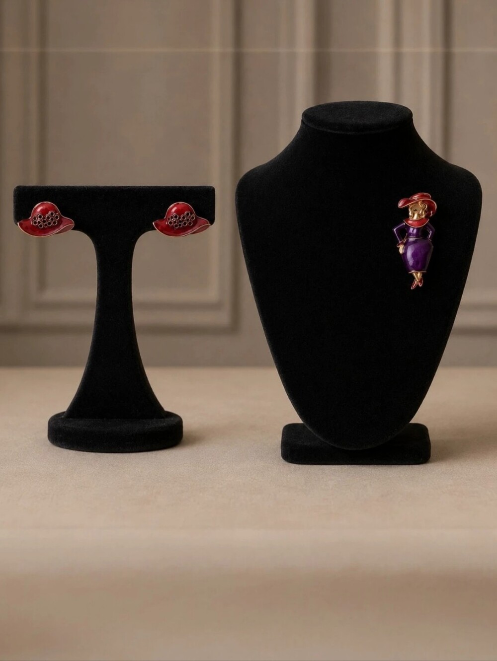 Red Hat Society Earrings & Brooch Set
